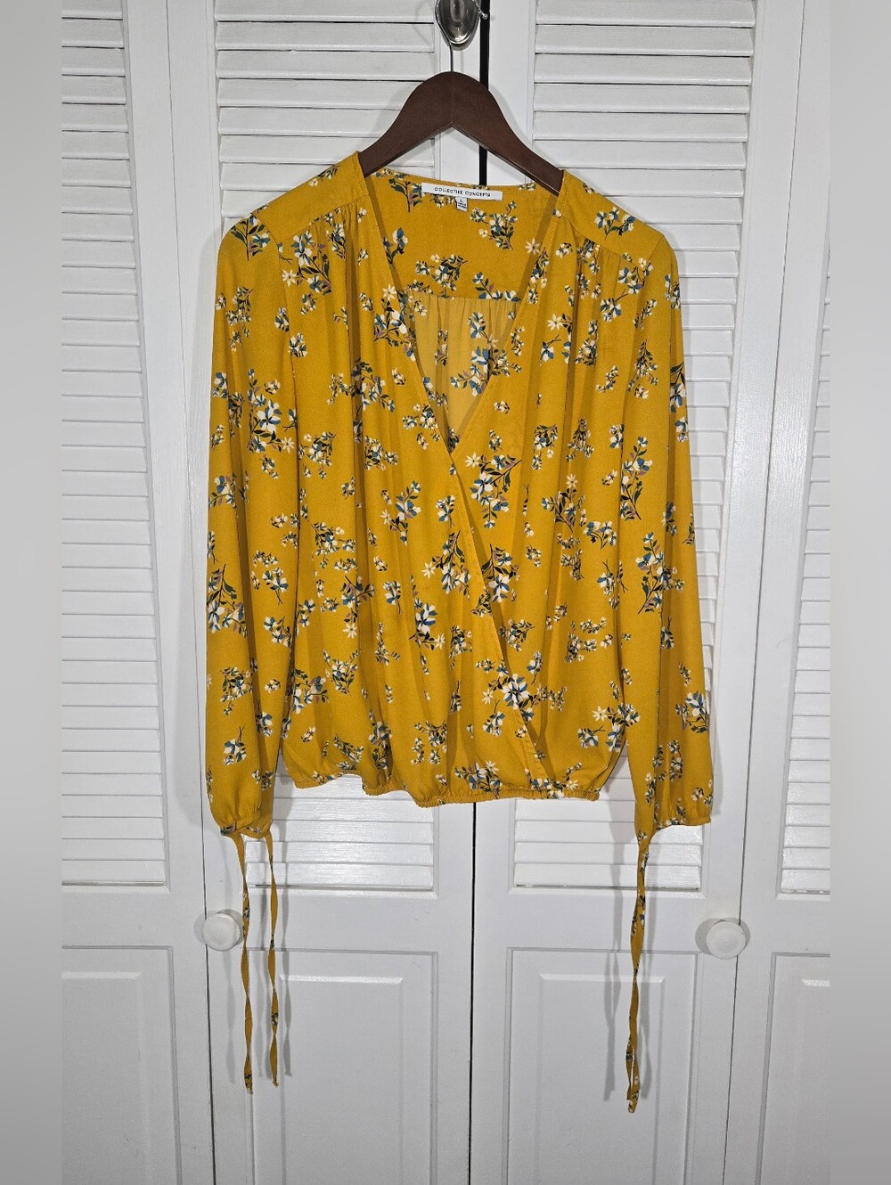 Collective Concepts Yellow Floral Surplice Neck Long Sleeve Wrap Blouse Sz L